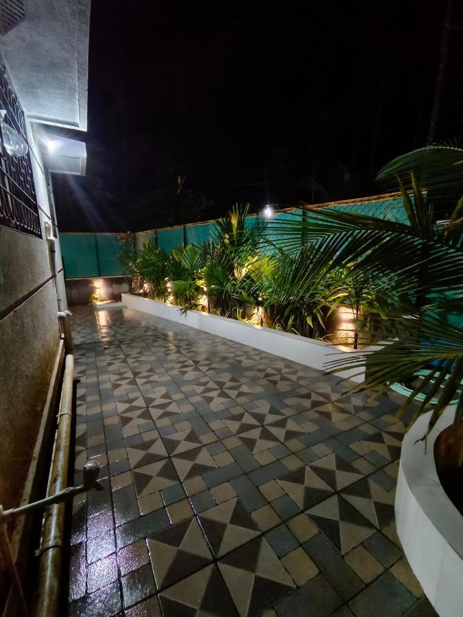 Rane Ambadnya Niwas Lägenhet Nagaon  Exteriör bild